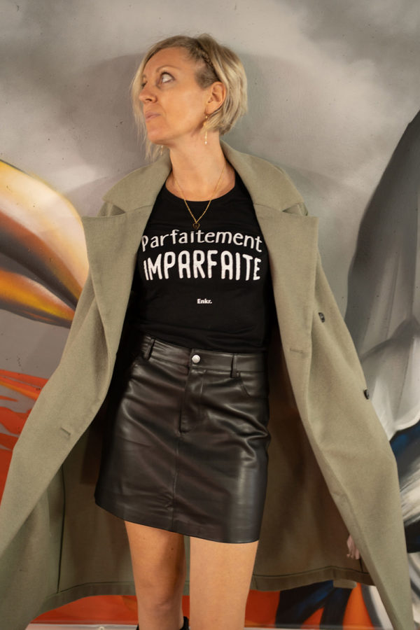 Découvrez mes coups de coeurs mode, dont ce tee-shirt Parfaitement Imparfaite ! Une vraie pépite en coton bio, de marque française, pour un look d’enfer !