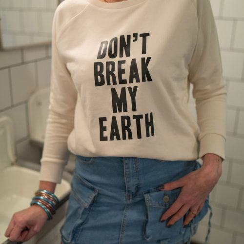 Découvrez le Sweat Don't Break my Earth, en coton bio de la marque française Persolab disponible sur le site Lorycompagnie.com, la mode positive à Rennes.