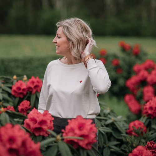 Découvrez le Sweat Petit Coeur en coton bio de la marque française Persolab disponible sur le site Lorycompagnie.com, la mode positive à Rennes.